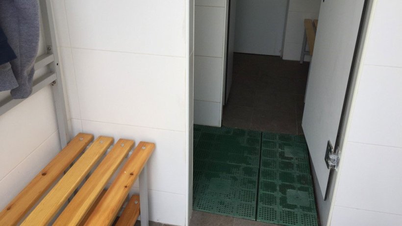 Foto 5. Separação física das zonas com uma ducha. Cortesía de Jordi Balp.